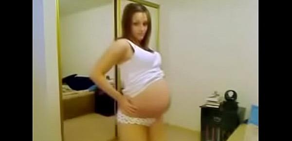  Pregnant Woman Dancing
